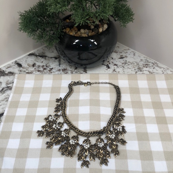 Stunning j. Crew statement necklace - Picture 2 of 8